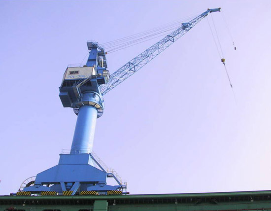32-5t×30m门座起重机用于大连中远船务工程有限公司